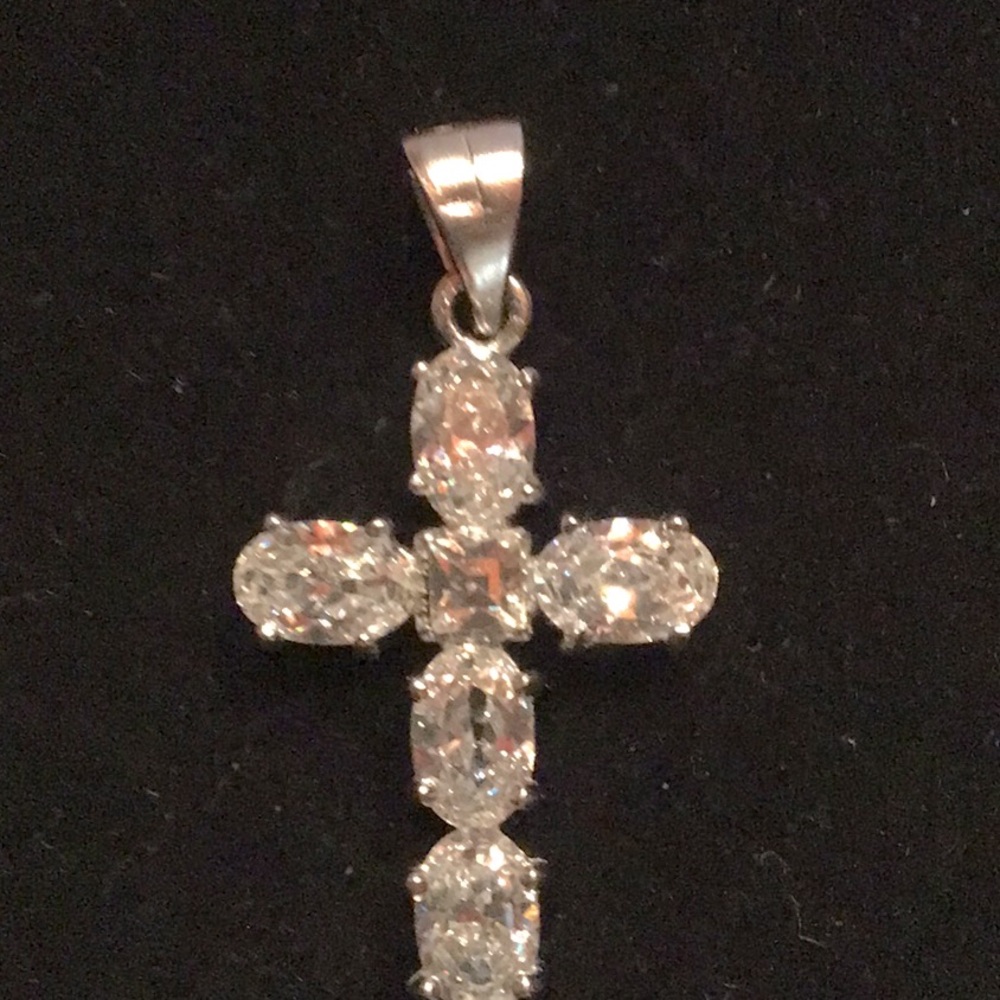 New Sterling Silver Cross, set w/ oval CZS & Square CZ center stone